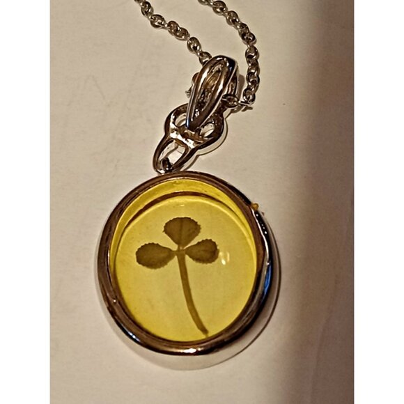 3 Leaf Clover/Shamrock Necklace  Pendant Silver Tone Made In Ireland New - Picture 4 of 4
